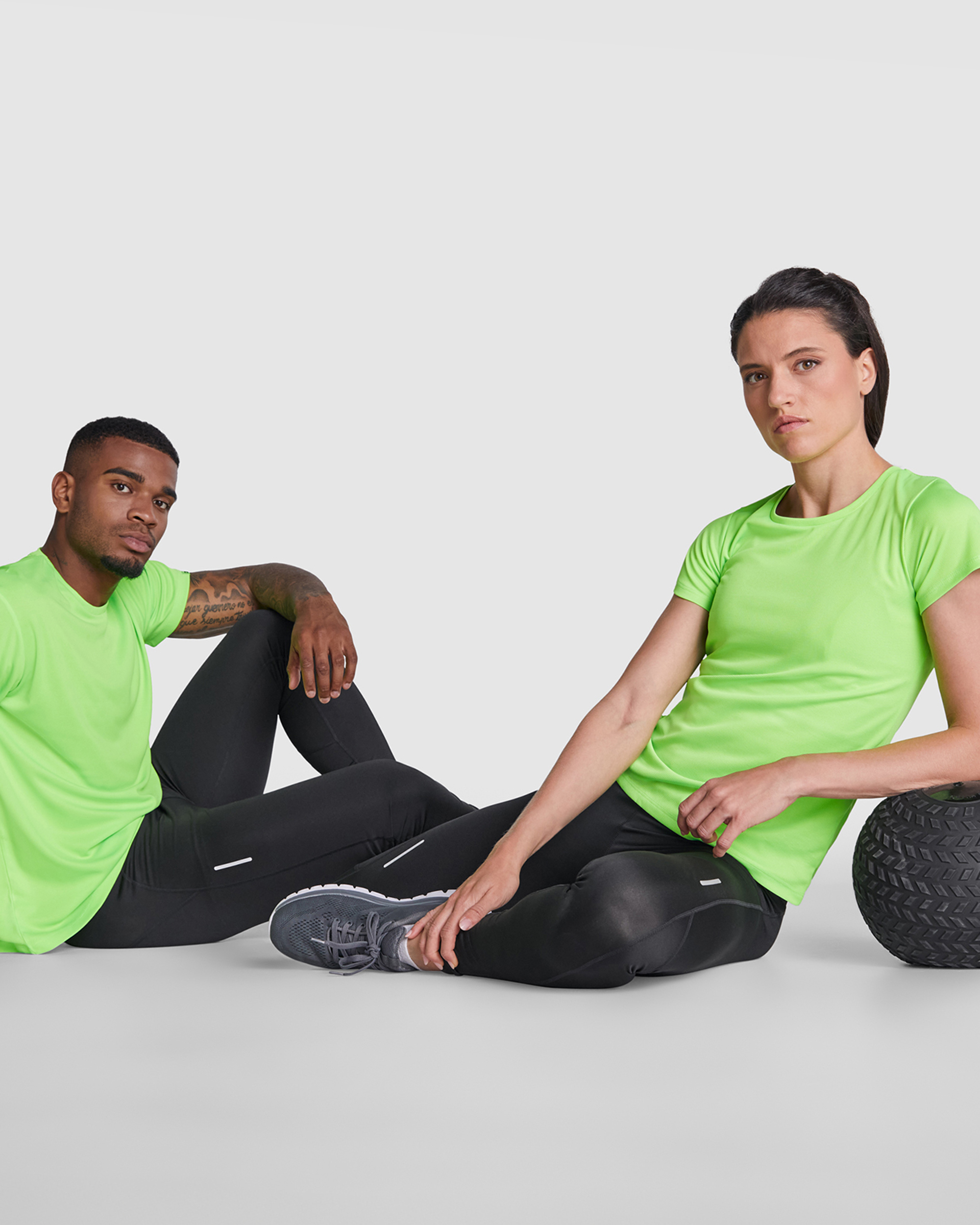 16_T-shirt-sport-homem_MAIN-2