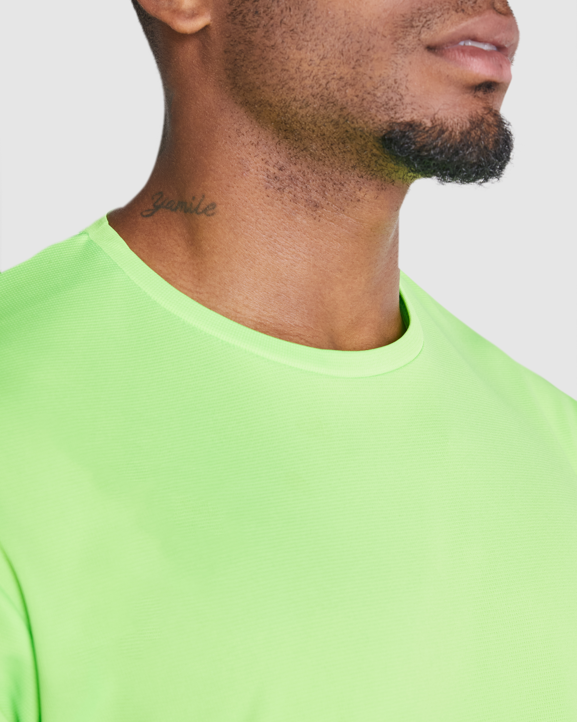 16_T-shirt-sport-homem_MAIN-4